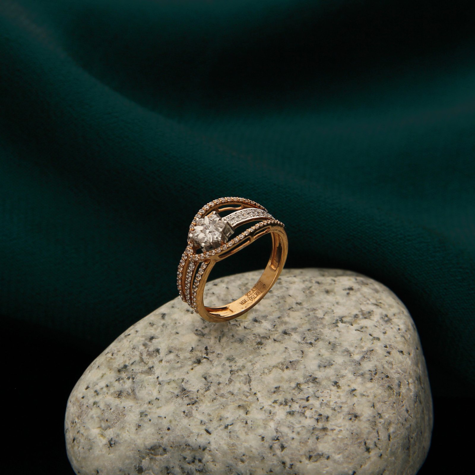 FANCY RING